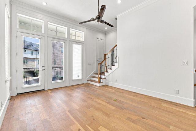 9538 London Bridge Station, Houston, TX 77045