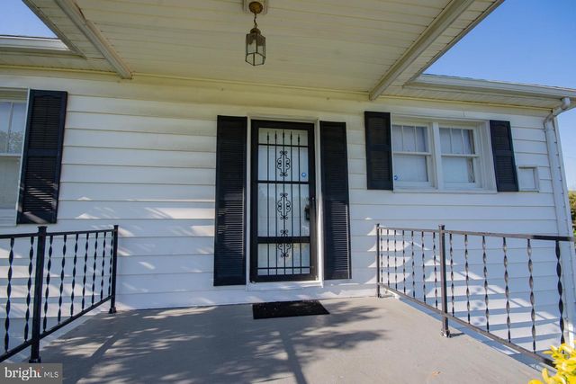 205 POINTFIELD DR, Harpers Ferry, WV 25425