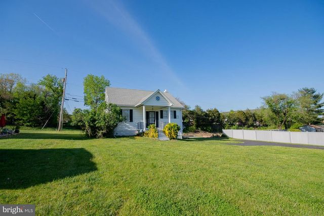 205 POINTFIELD DR, Harpers Ferry, WV 25425