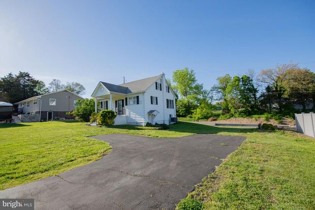 205 POINTFIELD DR, Harpers Ferry, WV 25425