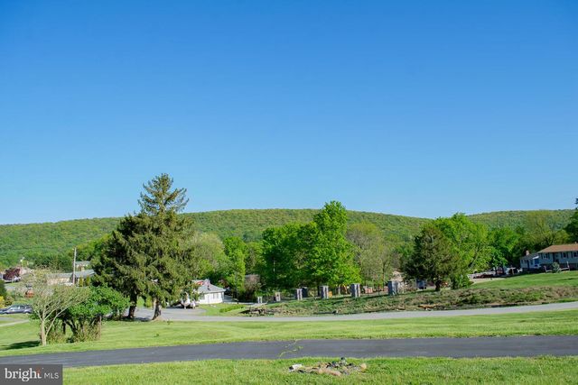 205 POINTFIELD DR, Harpers Ferry, WV 25425