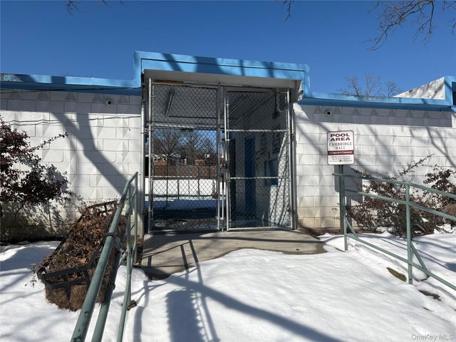 22424 Union Turnpike 4A, Oakland Gardens, NY 11364