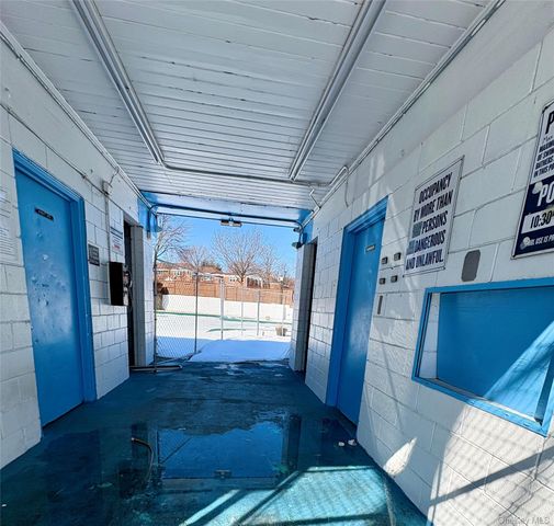 22424 Union Turnpike 4A, Oakland Gardens, NY 11364