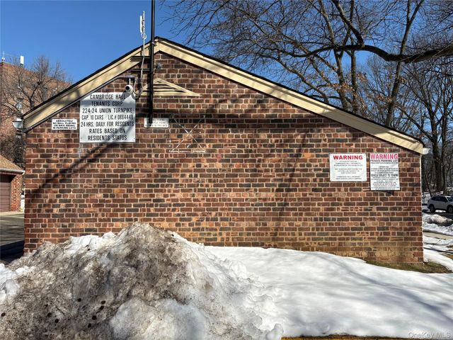 22424 Union Turnpike 4A, Oakland Gardens, NY 11364