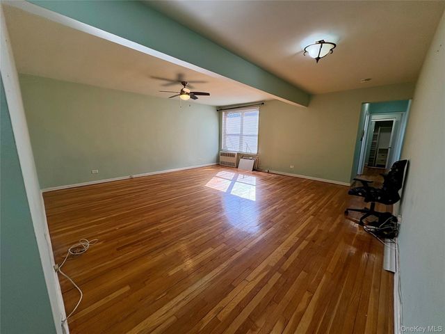 22424 Union Turnpike 4A, Oakland Gardens, NY 11364