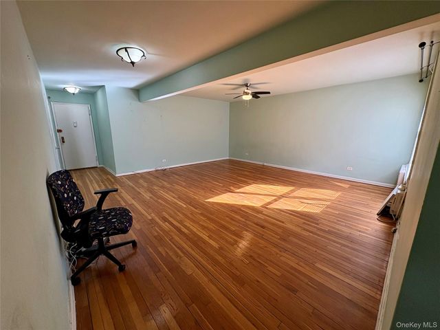 22424 Union Turnpike 4A, Oakland Gardens, NY 11364