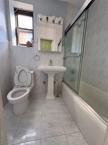 22424 Union Turnpike 4A, Oakland Gardens, NY 11364