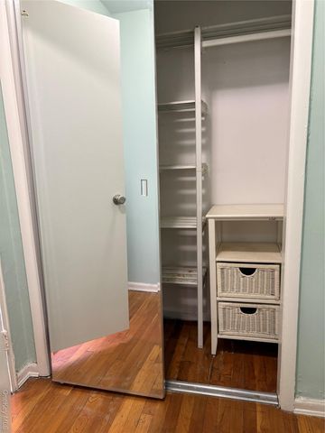 22424 Union Turnpike 4A, Oakland Gardens, NY 11364