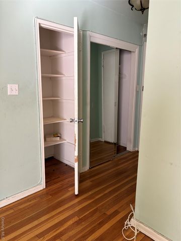 22424 Union Turnpike 4A, Oakland Gardens, NY 11364