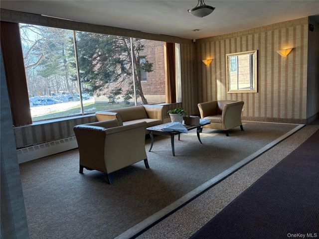 22424 Union Turnpike 4A, Oakland Gardens, NY 11364
