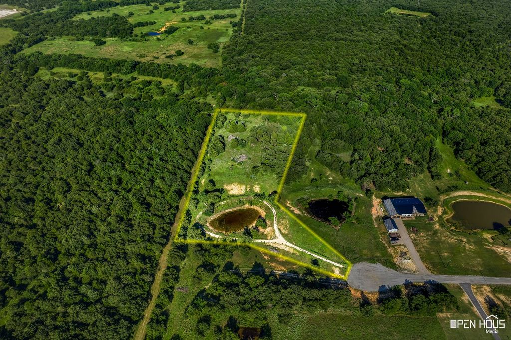 418 Pondview Lane, Montague, TX 76255