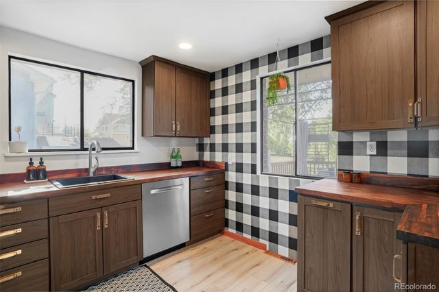 7720 W 62nd Place, Arvada, CO 80004