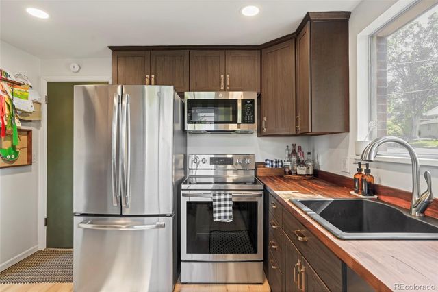 7720 W 62nd Place, Arvada, CO 80004