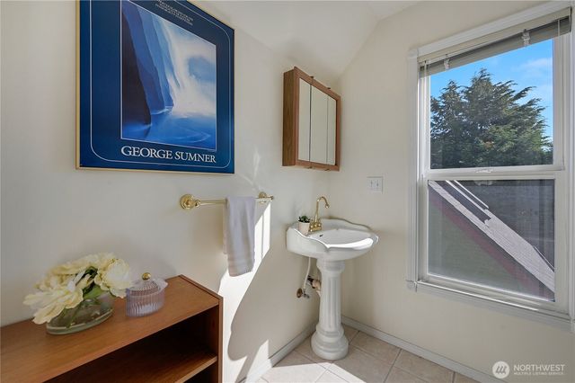 2212 Sheridan Street, Port Townsend, WA 98368