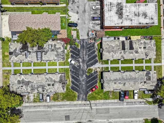 2090 NW 31st St, Miami, FL 33142