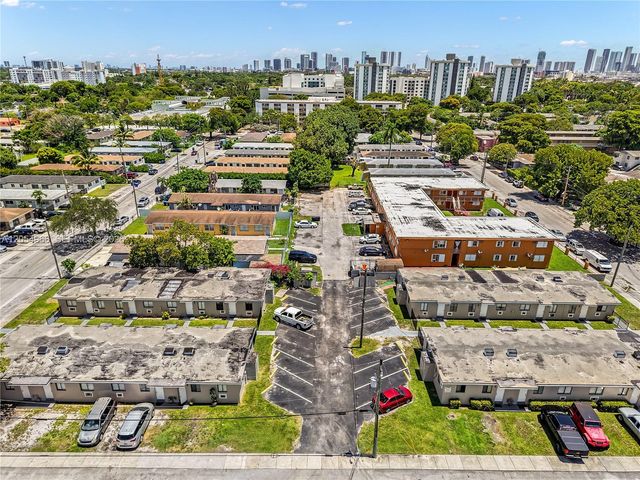 2090 NW 31st St, Miami, FL 33142