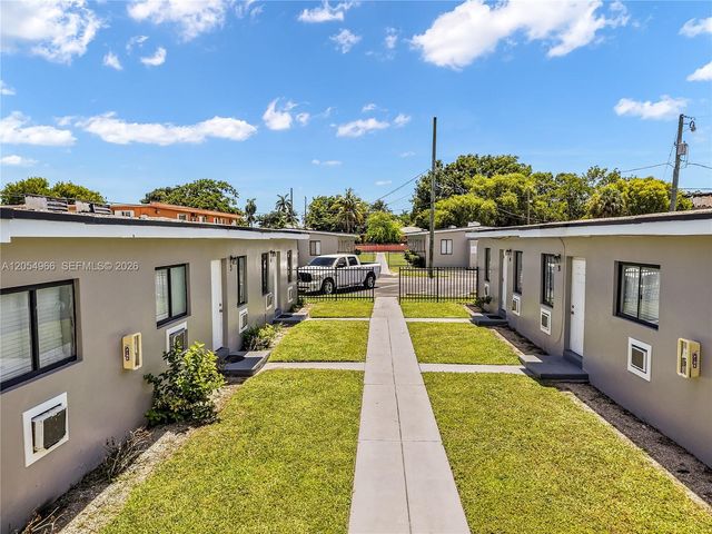2090 NW 31st St, Miami, FL 33142