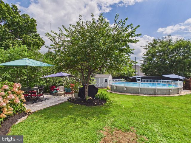 152 ELIZABETH ST, Millersville, PA 17551