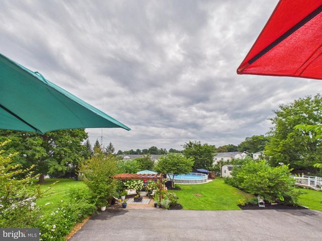 152 ELIZABETH ST, Millersville, PA 17551