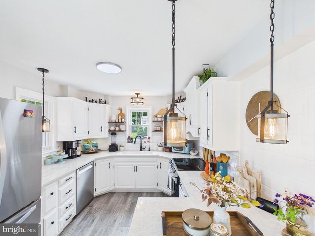 152 ELIZABETH ST, Millersville, PA 17551
