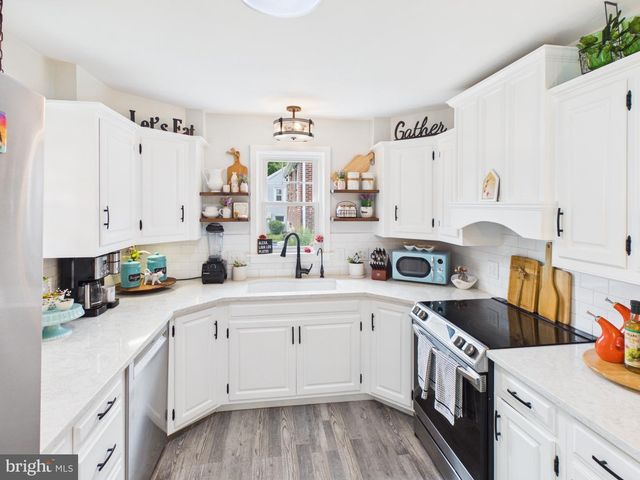 152 ELIZABETH ST, Millersville, PA 17551