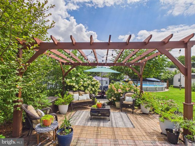 152 ELIZABETH ST, Millersville, PA 17551