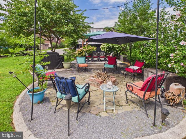 152 ELIZABETH ST, Millersville, PA 17551