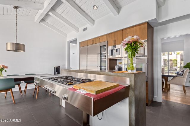 9128 N 55TH Street, Paradise Valley, AZ 85253