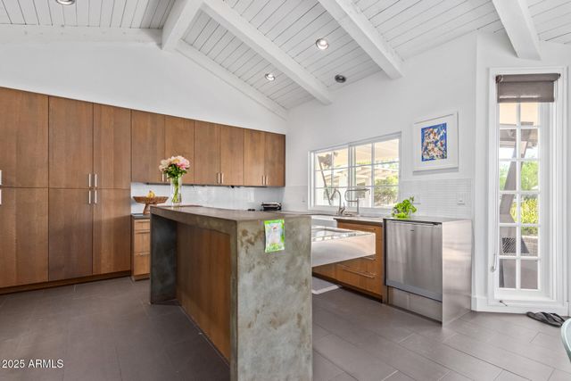 9128 N 55TH Street, Paradise Valley, AZ 85253