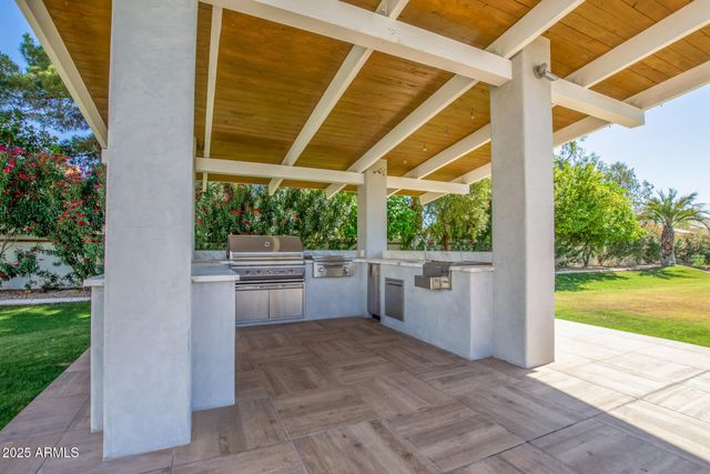 9128 N 55TH Street, Paradise Valley, AZ 85253