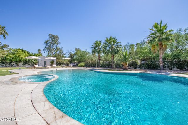 9128 N 55TH Street, Paradise Valley, AZ 85253