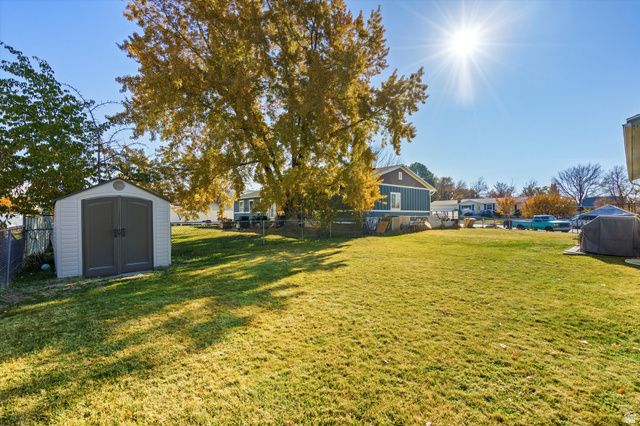 1214 N 700 W, Clinton, UT 84015