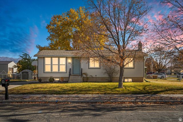 1214 N 700 W, Clinton, UT 84015