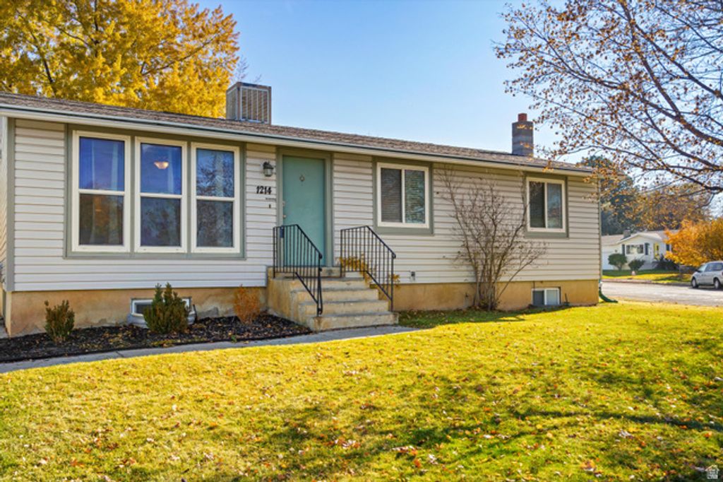 1214 N 700 W, Clinton, UT 84015