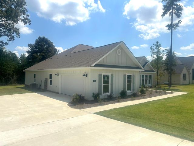16 Wabash Way, Sumrall, MS 39482
