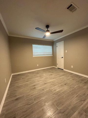 608 Pebbleshire Drive, Houston, TX 77062