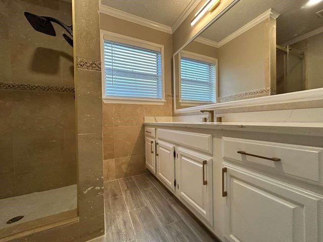 608 Pebbleshire Drive, Houston, TX 77062