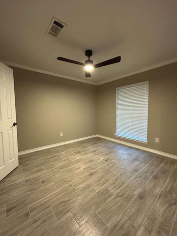 608 Pebbleshire Drive, Houston, TX 77062