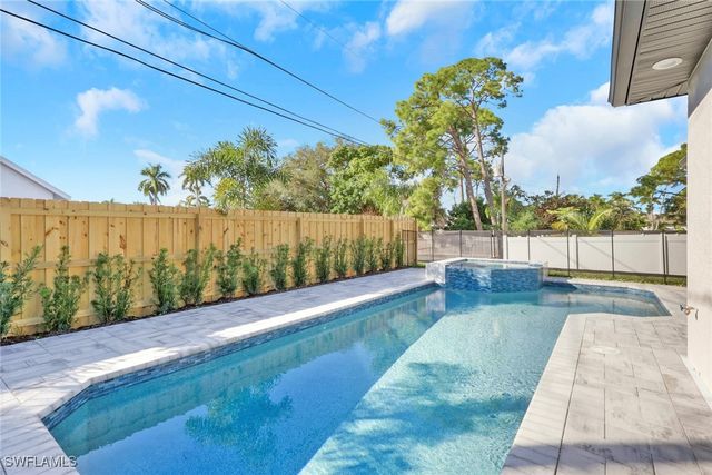 756 108th AVE N, Naples, FL 34108