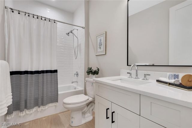 756 108th AVE N, Naples, FL 34108