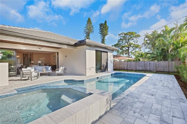 756 108th AVE N, Naples, FL 34108