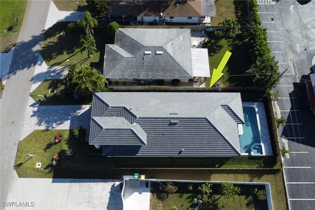 756 108th AVE N, Naples, FL 34108