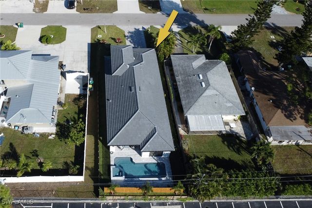 756 108th AVE N, Naples, FL 34108