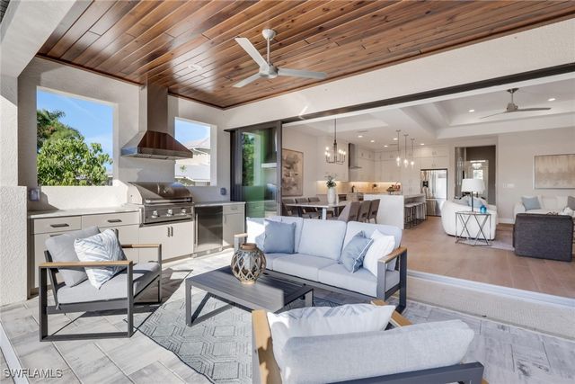 756 108th AVE N, Naples, FL 34108