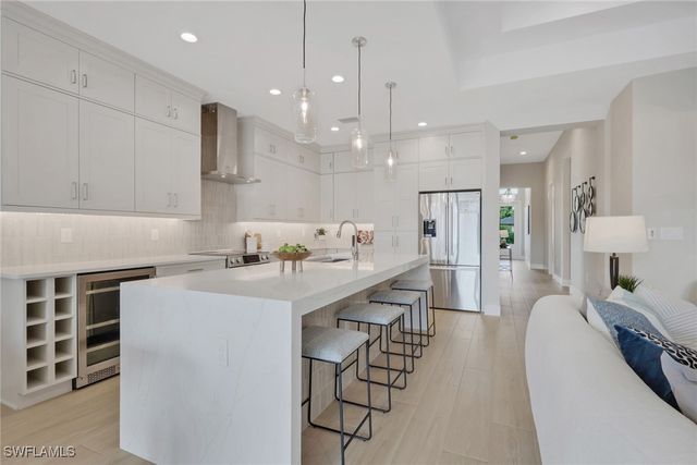 756 108th AVE N, Naples, FL 34108