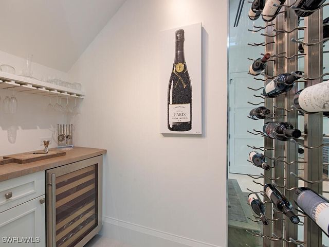 501 2nd AVE N, Naples, FL 34102