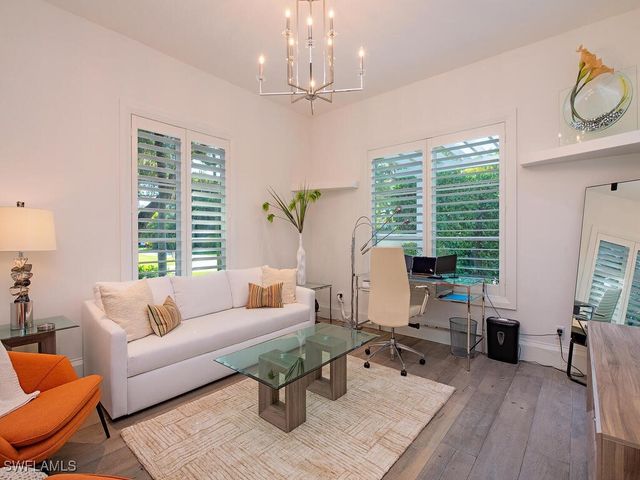 501 2nd AVE N, Naples, FL 34102