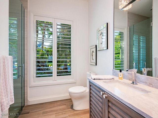 501 2nd AVE N, Naples, FL 34102