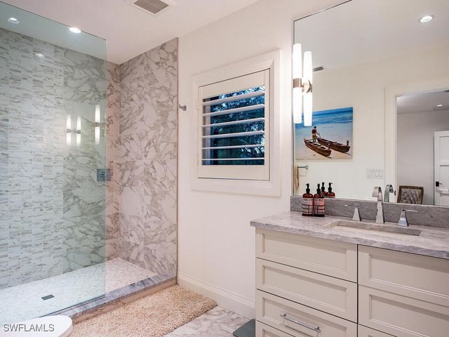 501 2nd AVE N, Naples, FL 34102