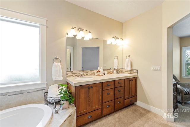12306 S Carriage Hill Way, Nampa, ID 83686